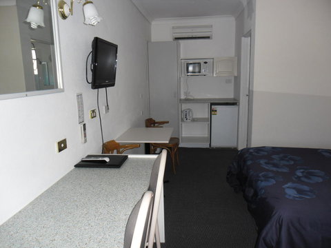 Ben Chifley Motor Inn - Your Accommodation 31
