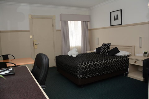 Ben Chifley Motor Inn - Your Accommodation 15