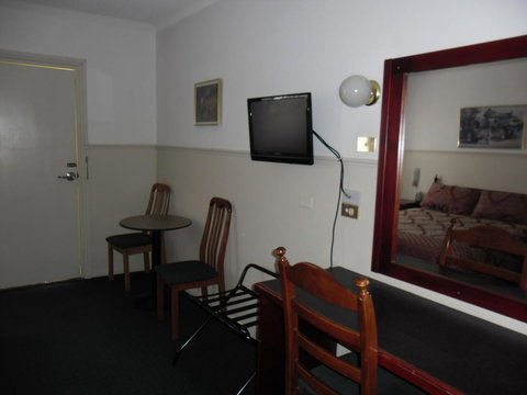 Ben Chifley Motor Inn - Your Accommodation 41