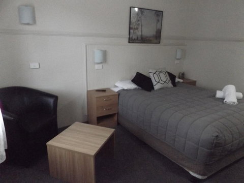 Ben Chifley Motor Inn - Your Accommodation 3