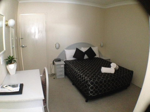 Ben Chifley Motor Inn - Your Accommodation 30