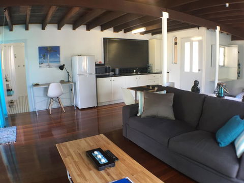 High Tide At Emerald - Your Accommodation 4