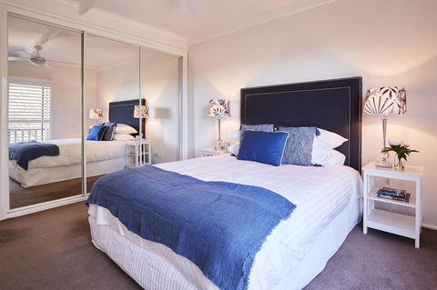 Bright And Spacious Family Home With Leafy Deck - Your Accommodation 5