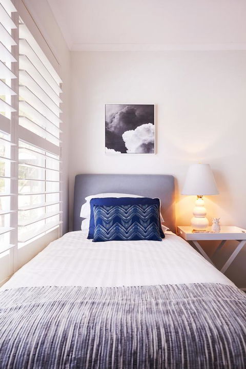 Bright And Spacious Family Home With Leafy Deck - Your Accommodation 26