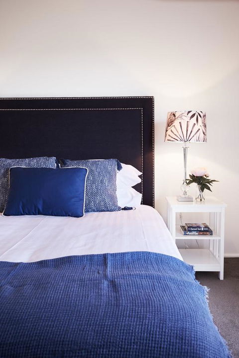 Bright And Spacious Family Home With Leafy Deck - Your Accommodation 7