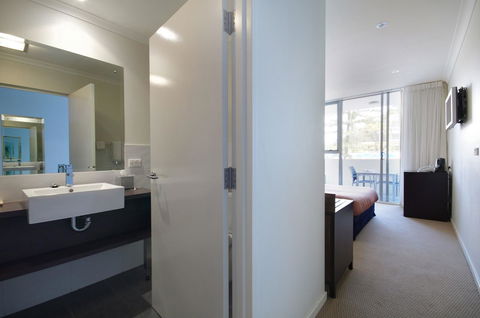 Macquarie Waters Boutique Apartment Hotel - Your Accommodation 24