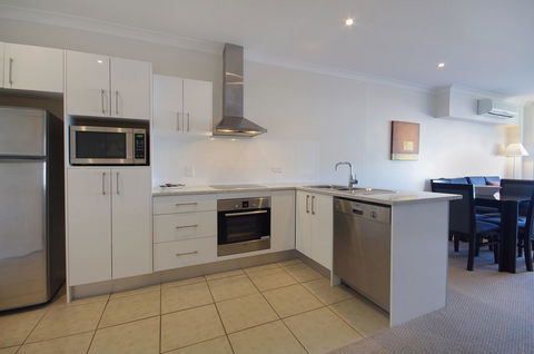 Macquarie Waters Boutique Apartment Hotel - Your Accommodation 18