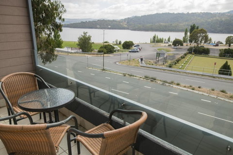 Banjo Paterson Inn - Your Accommodation 24