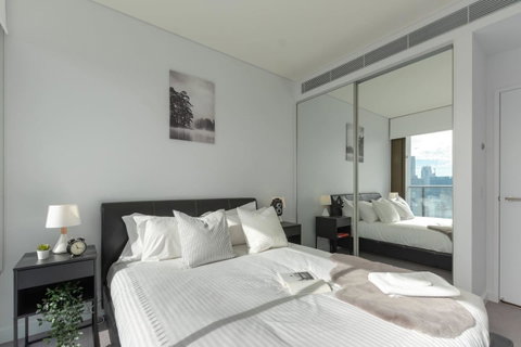 High Rise Apt In Heart Of Sydney Wt Harbour View - Your Accommodation 7