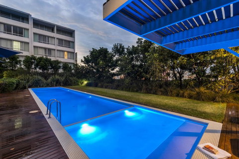 Oaks Nelson Bay Lure Suites - Your Accommodation 11