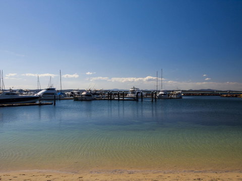 Oaks Nelson Bay Lure Suites - Your Accommodation 3