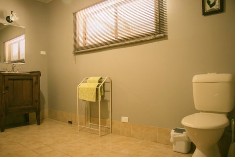 Ironstone Estate Lovedale - Your Accommodation 9