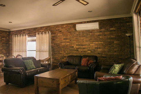 Ironstone Estate Lovedale - Your Accommodation 16