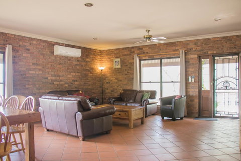 Ironstone Estate Lovedale - Your Accommodation 18