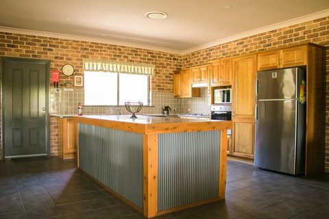 Ironstone Estate Lovedale - Your Accommodation 24