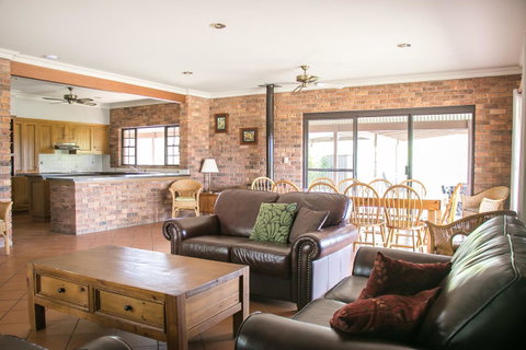 Ironstone Estate Lovedale - Your Accommodation 19