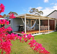 Hayes Beach House - Jervis Bay - Pet Friendly - Your Accommodation