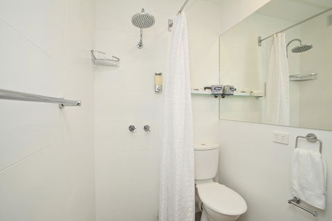 Manly Paradise Motel & Apartments - Your Accommodation 11