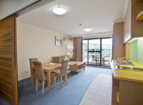 Oaks The Entrance Waterfront Suites - Your Accommodation 11