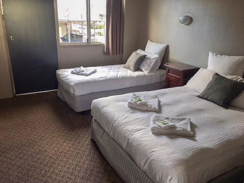 Commercial Hotel Motel Lithgow - Your Accommodation 12