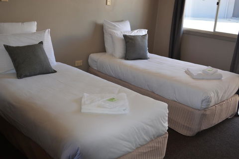 Commercial Hotel Motel Lithgow - Your Accommodation 6