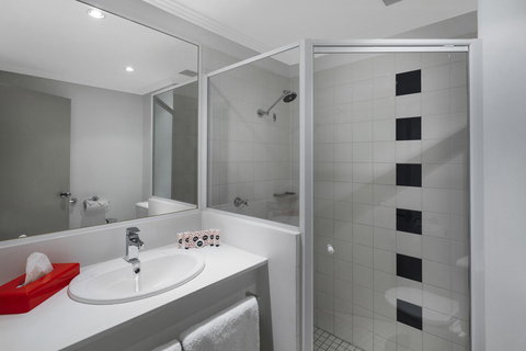 Mercure Sydney Manly Warringah - Your Accommodation 11
