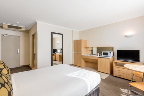 Mercure Sydney Manly Warringah - Your Accommodation 29