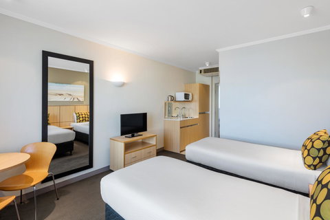 Mercure Sydney Manly Warringah - Your Accommodation 35