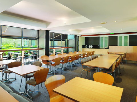 Mercure Sydney Manly Warringah - Your Accommodation 4