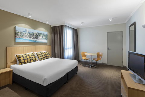 Mercure Sydney Manly Warringah - Your Accommodation 12