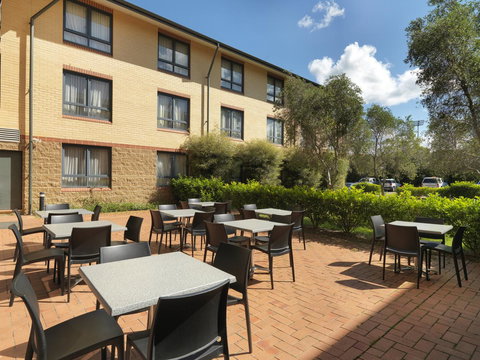 Mercure Sydney Manly Warringah - Your Accommodation 9