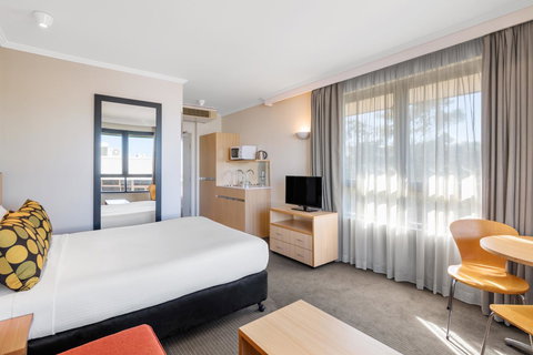 Mercure Sydney Manly Warringah - Your Accommodation 32