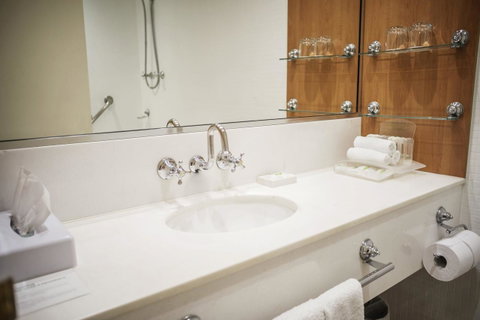 Sydney Harbour Hotel - Your Accommodation 24
