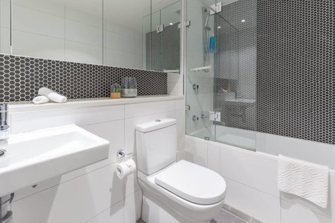 Two Bedders Apartment With Stunning Water View - Your Accommodation 1