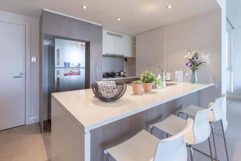 Two Bedders Apartment With Stunning Water View - Your Accommodation 16