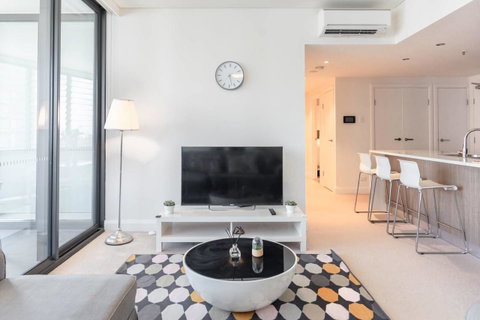 Two Bedders Apartment With Stunning Water View - Your Accommodation 5