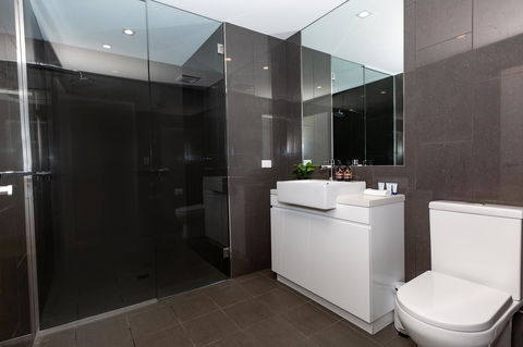 Brand New Executive Apartment - Your Accommodation 16