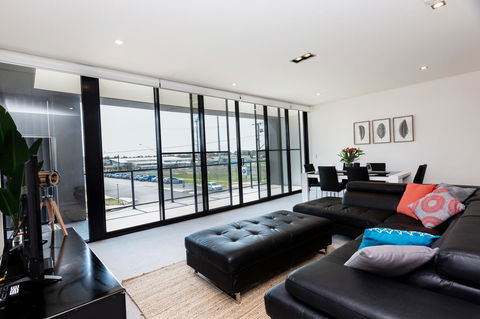 Brand New Executive Apartment - Your Accommodation 21