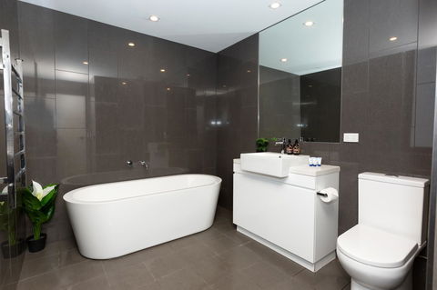 Brand New Executive Apartment - Your Accommodation 10