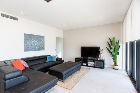 Brand New Executive Apartment - Your Accommodation 22