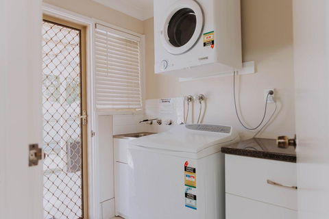 Central Wagga Self Catering Apartment - Your Accommodation 12
