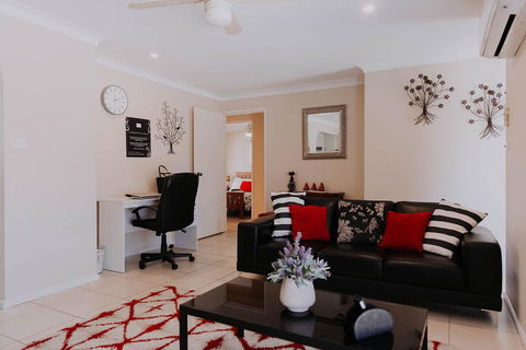 Central Wagga Self Catering Apartment - Your Accommodation 0