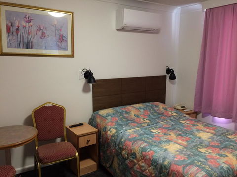 Edgecliff Lodge Motel - Your Accommodation 8