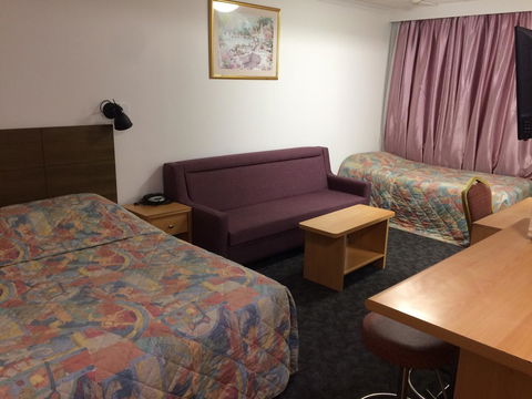 Edgecliff Lodge Motel - Your Accommodation 9