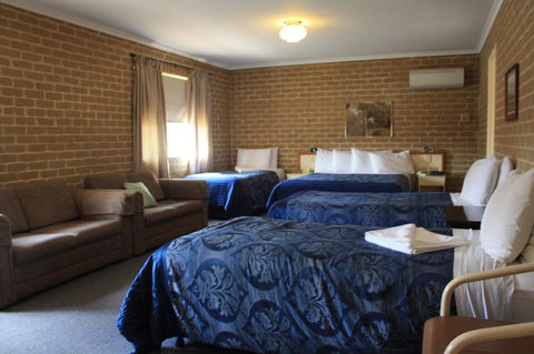 Grand Manor Motor Inn - Your Accommodation 1