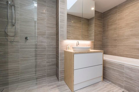 Nobbs Â· Executive 2 Storey Sydney Apartment With Pool - Your Accommodation 10