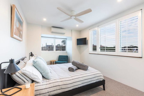 Nobbs Â· Executive 2 Storey Sydney Apartment With Pool - Your Accommodation 6