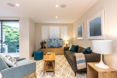 Nobbs Â· Executive 2 Storey Sydney Apartment With Pool - Your Accommodation 0