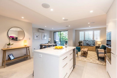 Nobbs Â· Executive 2 Storey Sydney Apartment With Pool - Your Accommodation 2