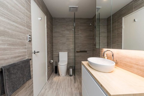 Nobbs Â· Executive 2 Storey Sydney Apartment With Pool - Your Accommodation 9